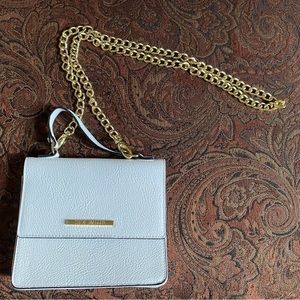 Steve Madden White, Small 8x6.5x2.5 Purse.